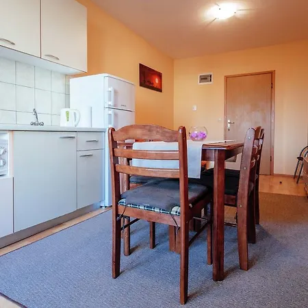 Lovely In With Balcony Appartement Biograd Na Moru
